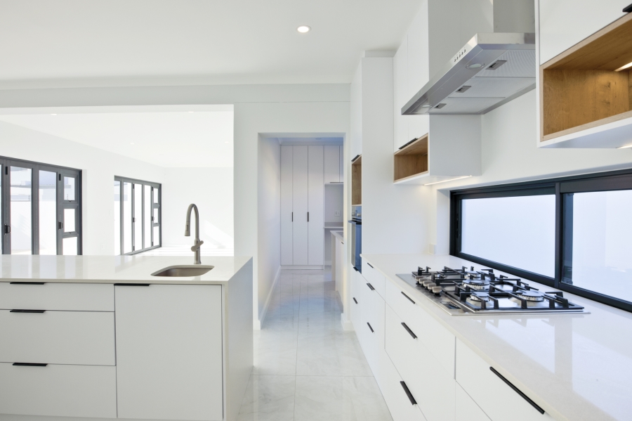 5 Bedroom Property for Sale in Sandown Western Cape